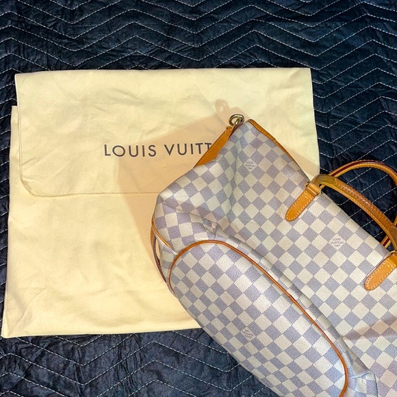 Low Vuitton Damier Azur crossbody tote - Picture 5 of 5